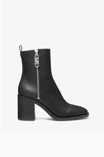 MICHAEL KORS ΠΑΠΟΥΤΣΙΑ ΜΠΟΤΑΚΙΑ REGAN MID ΦΕΡΜΟΥΑΡ ΜΕΤΑΛΛΙΚΟ LOGO ΜΑΥΡΟ